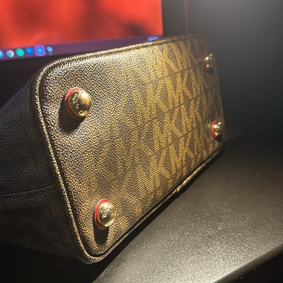 Michael Kors tote - Picture 3 of 10